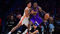 Lebron James ve vítězném duelu proti Atlantě zaznamenal v dresu Los Angeles Lakers 30 bodů