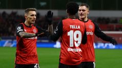 Hráč Bayeru Leverkusen slaví gól do sítě pražské Sparty