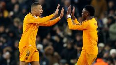 Kylian Mbappé a Vinícius Júnior se radují z branky do sítě Manchesteru City