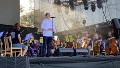 Vypsaná fixa zahrála na festivalu Rock for People své hity s orchestrem PKF - Prague Philharmonia v čele s dirigentem Janem Kučerou