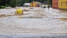 Velká voda zaplavila celý střed obce Dívčí Hrad