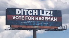 Po celém Wyomingu visí billboardy s nápisem – zbavte se Liz