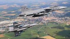 Dva letouny JAS-39 Gripen letectva Armády České republiky