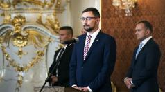 Mluvčí prezidenta Jiří Ovčáček si na jmenování Babiše premiérem vzal kravatu s českými barvami