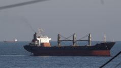 Lodě Aroyat a Resilient Africa připlouvají do přístavu v Čornomorsku
