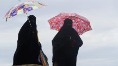 Muslimky zahalené v nikábu