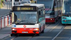 Citybus v akci v pražských ulicích.