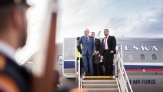 Prezident Miloš Zeman s první dámou Ivanou přiletěli ve středu vpodvečer na Slovensko. Letadlo s nejvyšším českým představitelem přistálo v Popradu nedaleko Štrbského Plesa.