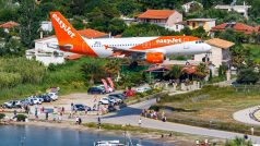 Společnost EasyJet ruší letní lety