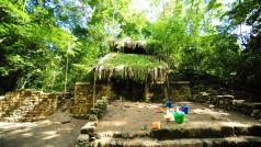 Mayský palác, který objevili archeologové na poloostrově Yucatán.