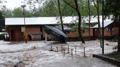 U obce Radějov na Hodonínsku voda zaplavila silnici