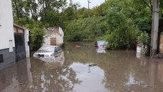 Vlivem přívalového deště na Kladně došlo k zaplavení ulice, v nejhlubších místech dosahovala voda 1,5 m