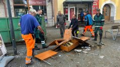 Jeseník uklízí. Priorita je odklidit bahno z ulic, aby byly průjezdné