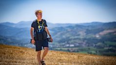 Harry Talbot tráví při fotografování Tour de France mnoho času v polích u silnic, po kterých projíždí cyklisté