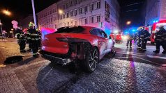 Škoda byla majitelem vozidla vyčíslena na milion korun