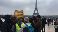 Takzvané žluté vesty před demonstrací v Paříži