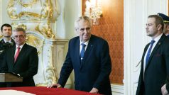 Miloš Zeman ve středu na Pražském hradě jmenoval nové soudce