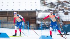 Čeští biatlonisté Vítězslav Hornig (vlevo) a Michal Krčmář na tréninku v Le Grand Bornand