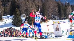 Jessica Jislová ve stíhacím závodě na mistrovství světa v biatlonu v Lenzerheide