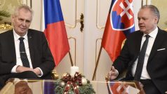 Český prezident Miloš Zeman a slovenský prezident Andrej Kiska