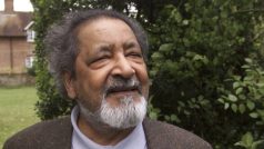 Ve věku 85 let zemřel britský spisovatel trinidadského původu Vidiadhar Surajprasad Naipaul, nositel Nobelovy ceny za literaturu (2001).