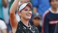 Tenistka Markéta Vondroušová svedla ve čtvrtfinále French Open bitvu s Chorvatkou Petrou Martićovou, kterou nakonec udolala po setech 7:6 a 7:5.