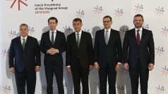 Setkání premiérů zemí takzvané visegrádské čtyřky a Rakouska 16. ledna 2020 v Praze. Maďarský premiér Viktor Orbán, rakouský kancléř Sebastian Kurz, předseda vlády ČR Andrej Babiš, polský premiér Mateusz Morawiecki a předseda slovenské vlády Peter Pellegrini při společném fotografování.