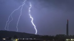 Brněnskému fotografovi Pavlu Gabzdylovi se pravděpodobně podařilo zachytit na snímku vzácný stuhový blesk