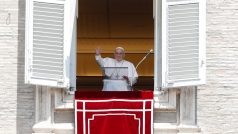 Papež František pronáší modlitbu Angelus