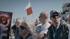 Z polského protivládního a protiválečného setkání