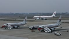 Letadla na letiště v Šanghaji (ilustrační foto)