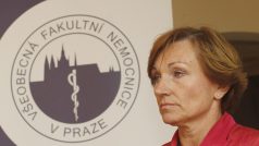 Dana Jurásková skončila v čele Všeobecné fakultní nemocnice v Praze kvůli zakázkám pro První chráněnou dílnu