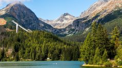 Štrbské Pleso ve Vysokých Tatrách. Turistický průvodce Lonely Planet označil slovenské Vysoké Tatry pro letošní rok za nejlepší prázdninovou destinaci v Evropě