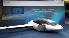 Prototyp aerotaxi společnosti Lilium na výstavě v Norimberku v prosinci 2018.