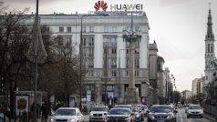 Reklama čínské společnosti Huawei v centru Varšavy