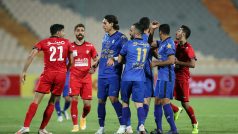 Zápas íranské fotbalové ligy mezi Persepolis a Esteghlalem