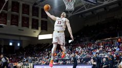 James Karnik v dresu Bostonu College Eagles