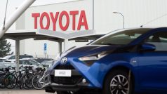Odboráři kolínské automobilky Toyota v pondělí vypověděli kolektivní smlouvu mezi zaměstnanci a vedením