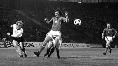 Antonín Panenka během finálového zápasu mistrovství Evropy v roce 1976 na stadionu v Bělehradě