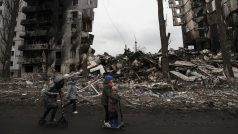 Děti v rozbombardované ukrajinské Boroďance