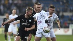 Zleva Václav Drchal z Bohemians, Jan Kalabiška ze Slovácka a Tomáš Břečka ze Slovácka