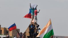 Dav v Nigeru podpořil Rusko a Vladimira Putina