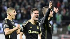 Fotbalisté Sparty slaví výhru v osmifinále domácím poháru