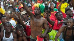 Fanoušci Guineje během zápasu 16. kola Afrického poháru národů (archivní foto)