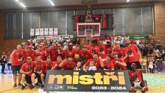 Basketbalisté Nymburka vybojovali už devatenáctý mistrovský titul. Ve finále play off zdolali Ústí nad Labem