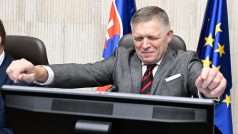 Slovenský premiér Robert Fico se fyzicky vrátil do práce