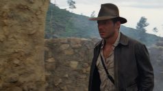 Klobouk, který nosil herec Harrison Ford ve filmu Indiana Jones a Chrám zkázy, se v aukci v Los Angeles vydražil za 630 000 dolarů