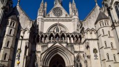 Budova Královského soudního dvora v Londýně (Royal Courts of Justice), ve které sídlí Vrchní soud