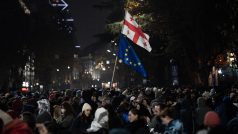 Protestující v Tbilisi, 7. prosince 2024.