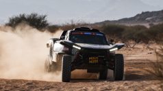 Provádění soukromých testů před začátkem Rallye Dakar španělskými jezdci